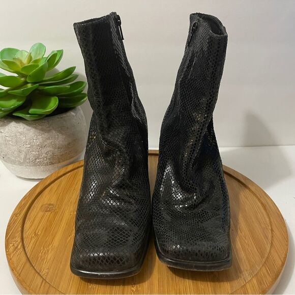 Andrew Stevens Leather Snakeskin Bootie Women’s 9 Square Block Heel Ankle Boot - Picture 3 of 10